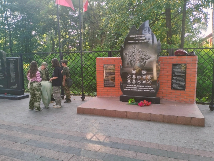 В Клинцах курсанты ВПК 
