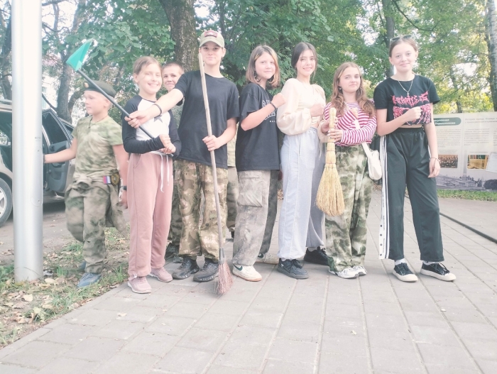 В Клинцах курсанты ВПК 