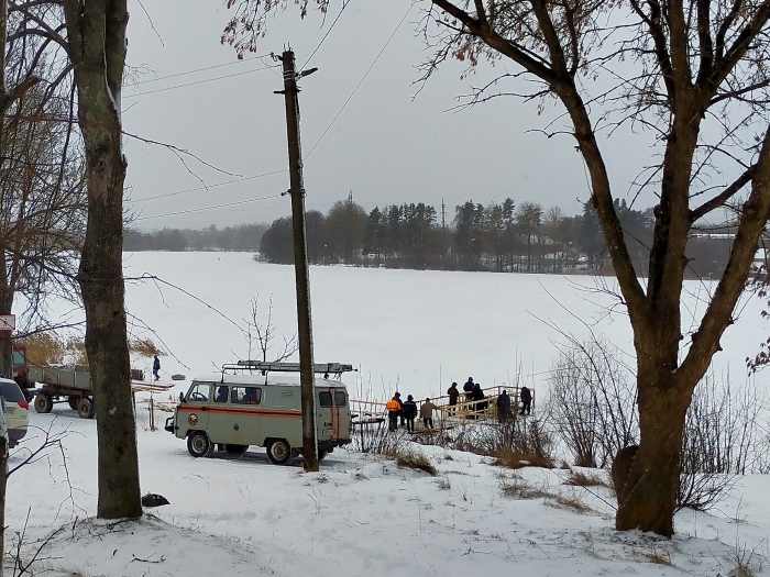 В Клинцах водолазы обследовали дно Стодольского озера в установленном месте для купаний верующих