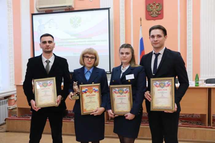 Секретарь судебного заседания Клинцовского районного суда Никита Мироненко занял призовое место в региональном конкурсе