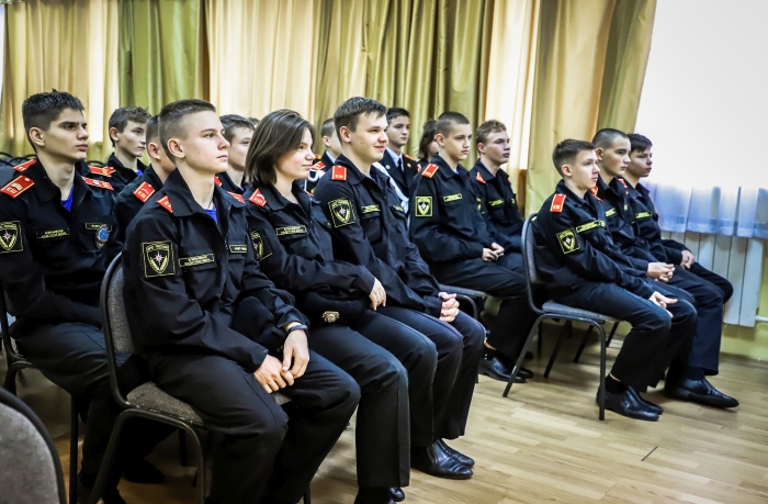 Урок-экскурсия для кадетов Клинцовской кадетской школы «Юный спасатель» прошел в часовне