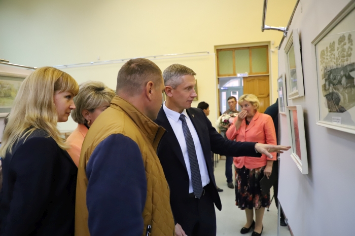 В Клинцах открылась выставка работ художника Ю.А. Сычева «Город глазами художника»