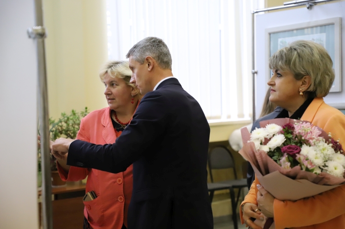 В Клинцах открылась выставка работ художника Ю.А. Сычева «Город глазами художника»