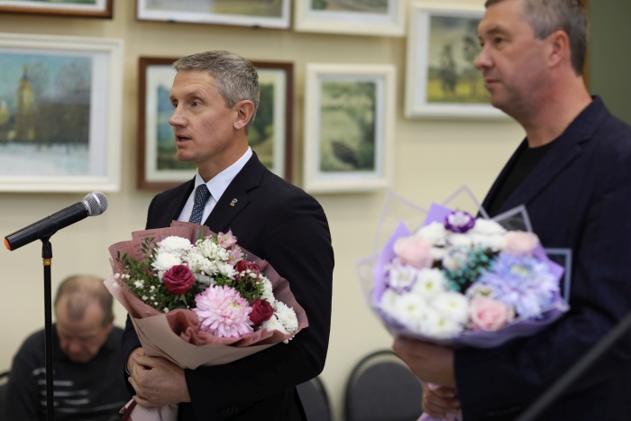 В Клинцах открылась выставка работ художника Ю.А. Сычева «Город глазами художника»