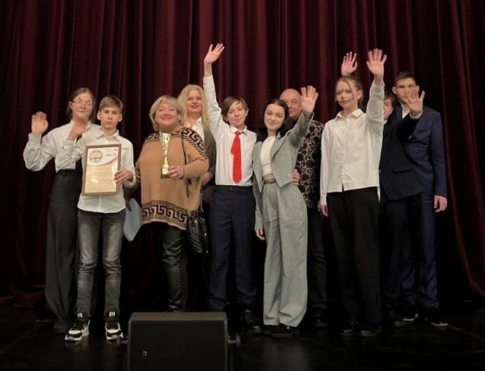 Театральный коллектив «Лира» из Клинцов успешно выступил в региональном фестивале «Классика в классы».