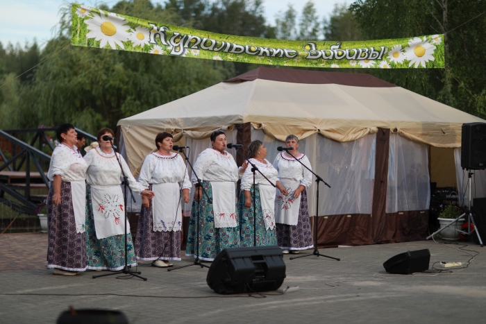 В Клинцовском районе на базе отдыха «Тулуковщина» состоялась концертная программа «Ой на Ивана, ой да на Купала!»