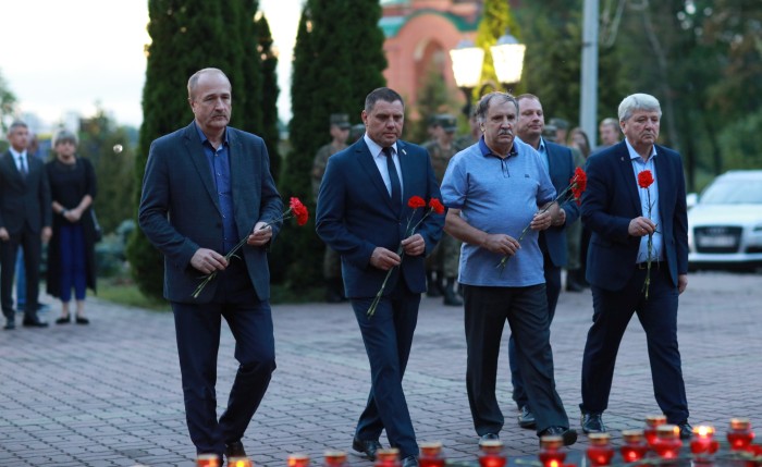 22 июня в 4 утра в Клинцах состоялся митинг, посвящённый Дню памяти и скорби