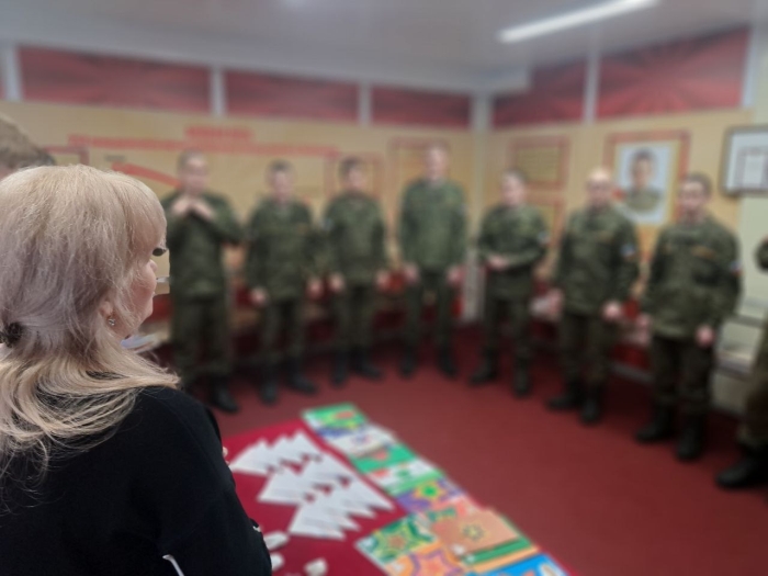 В Клинцах поздравили военнослужащих c Днем защитника Отечества