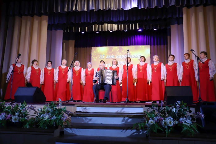 В Клинцах состоялся праздничный концерт, посвященный 35-летию народного хора «Ветеран»