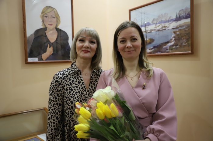 В Клинцах открылась «Весна долгожданная» художницы Виктории Коваленко