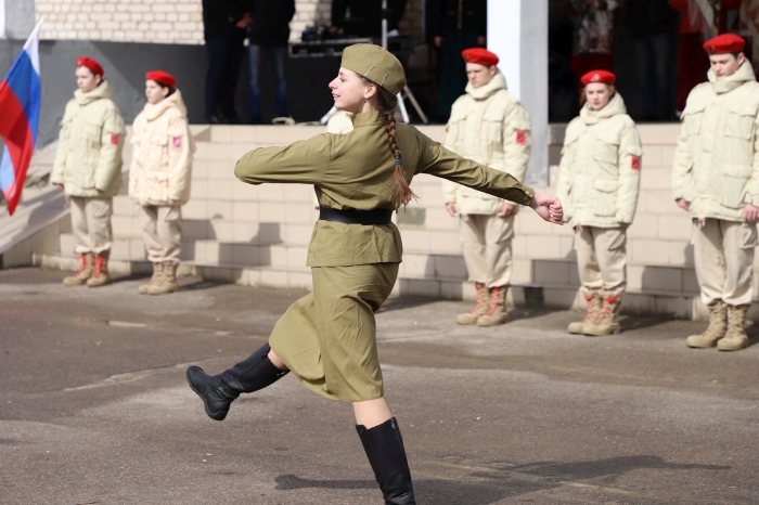 Концерт для военнослужащих провели в Клинцах