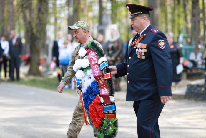 В Клинцах прошла церемония возложения венков к памятникам и обелискам воинской славы
