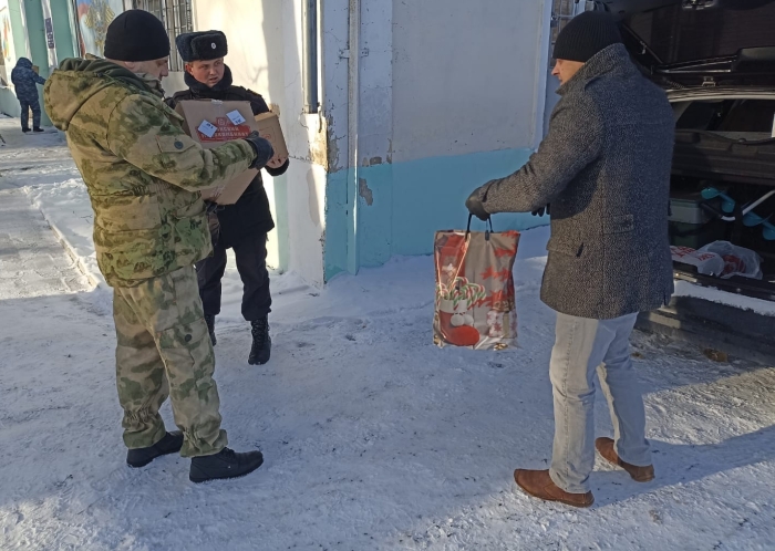 Волонтёры передали новогодние подарки для защитников приграничных территорий