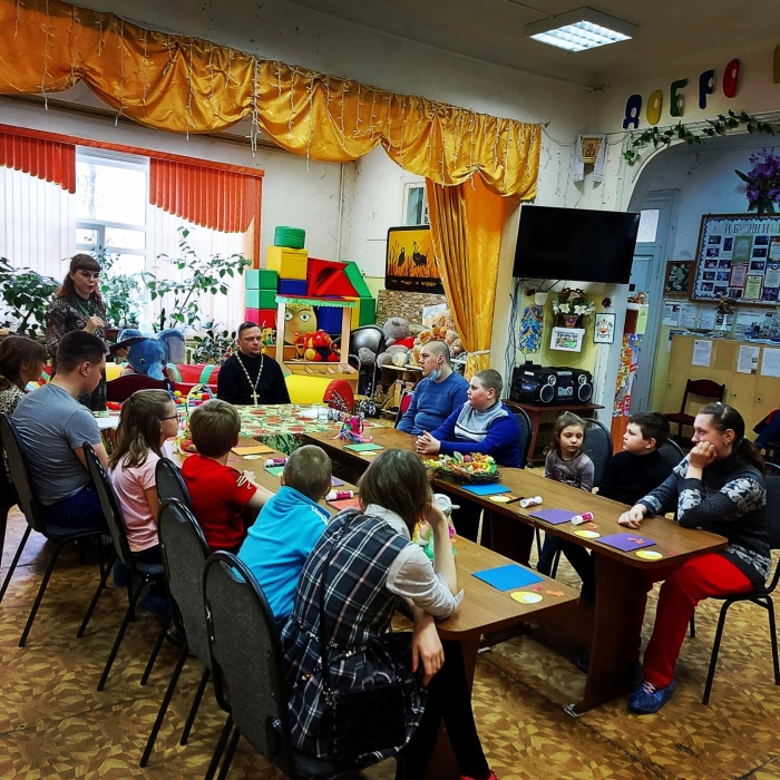 В Клинцах волонтеры провели познавательную программу для детей с ограниченными возможностями здоровья