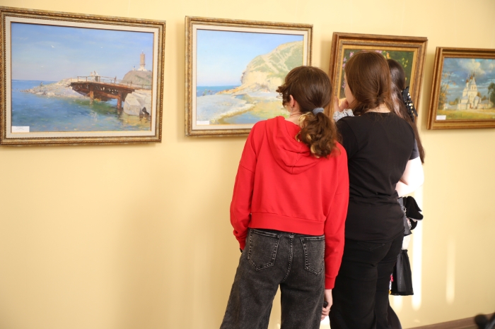В Клинцах открылась выставка «Овстуг-край вдохновения»
