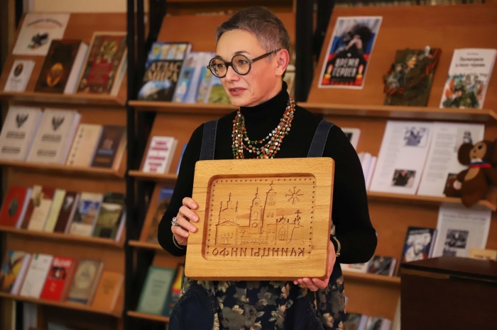 В Клинцах открылась авторская выставка Александры и Евгения Клименко «Пряники печатные, на вкус приятные»