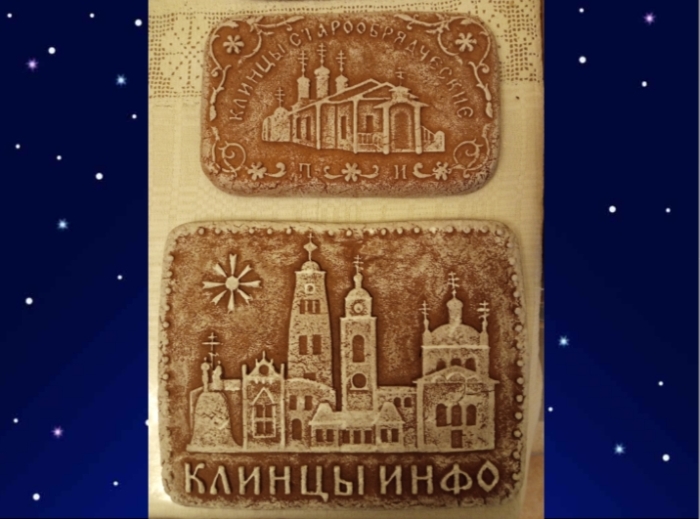 В Клинцах открылась авторская выставка Александры и Евгения Клименко «Пряники печатные, на вкус приятные»