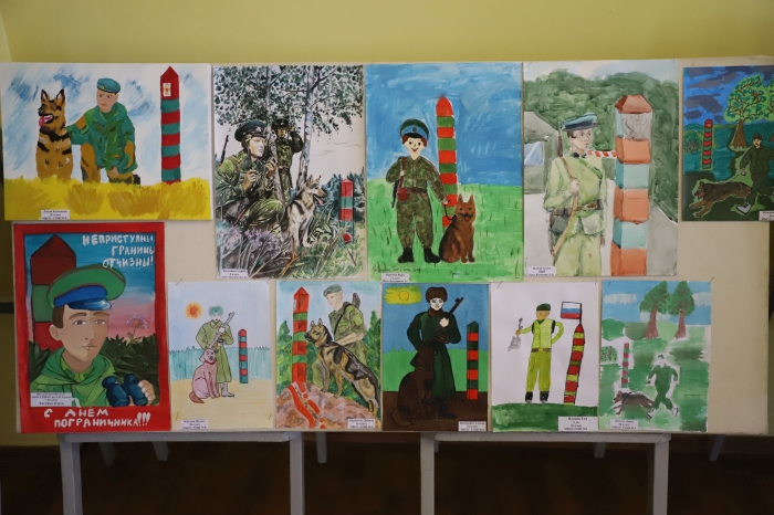 В Клинцах наградили победителей конкурса детских рисунков, посвященной 105-ой годовщине образования пограничных войск