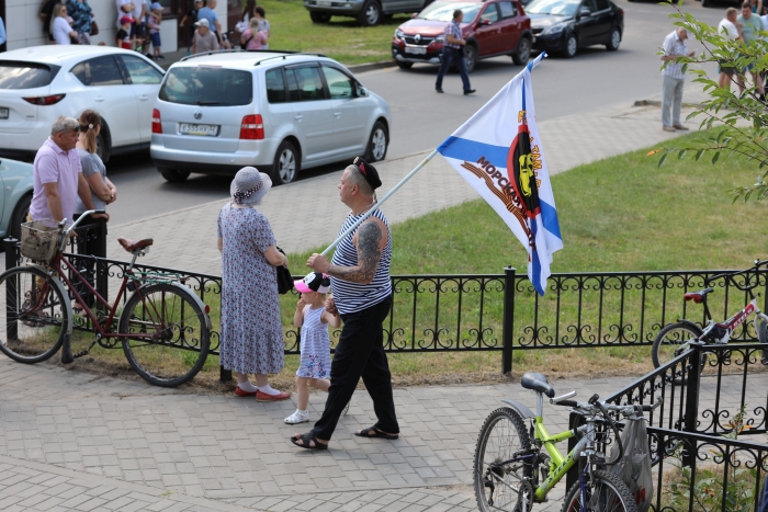 Открытием памятного знака отметили в Клинцах День Военно-морского флота